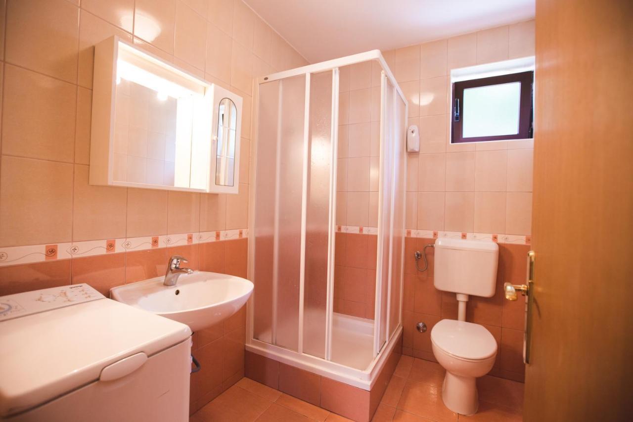 Apartmani Nada & Darko, Kampor, Rab, Hrvatska Exterior photo