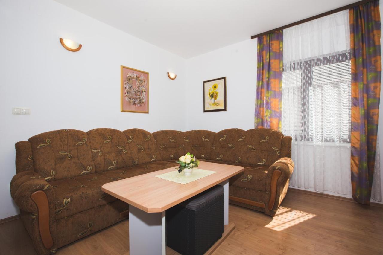 Apartmani Nada & Darko, Kampor, Rab, Hrvatska Exterior photo