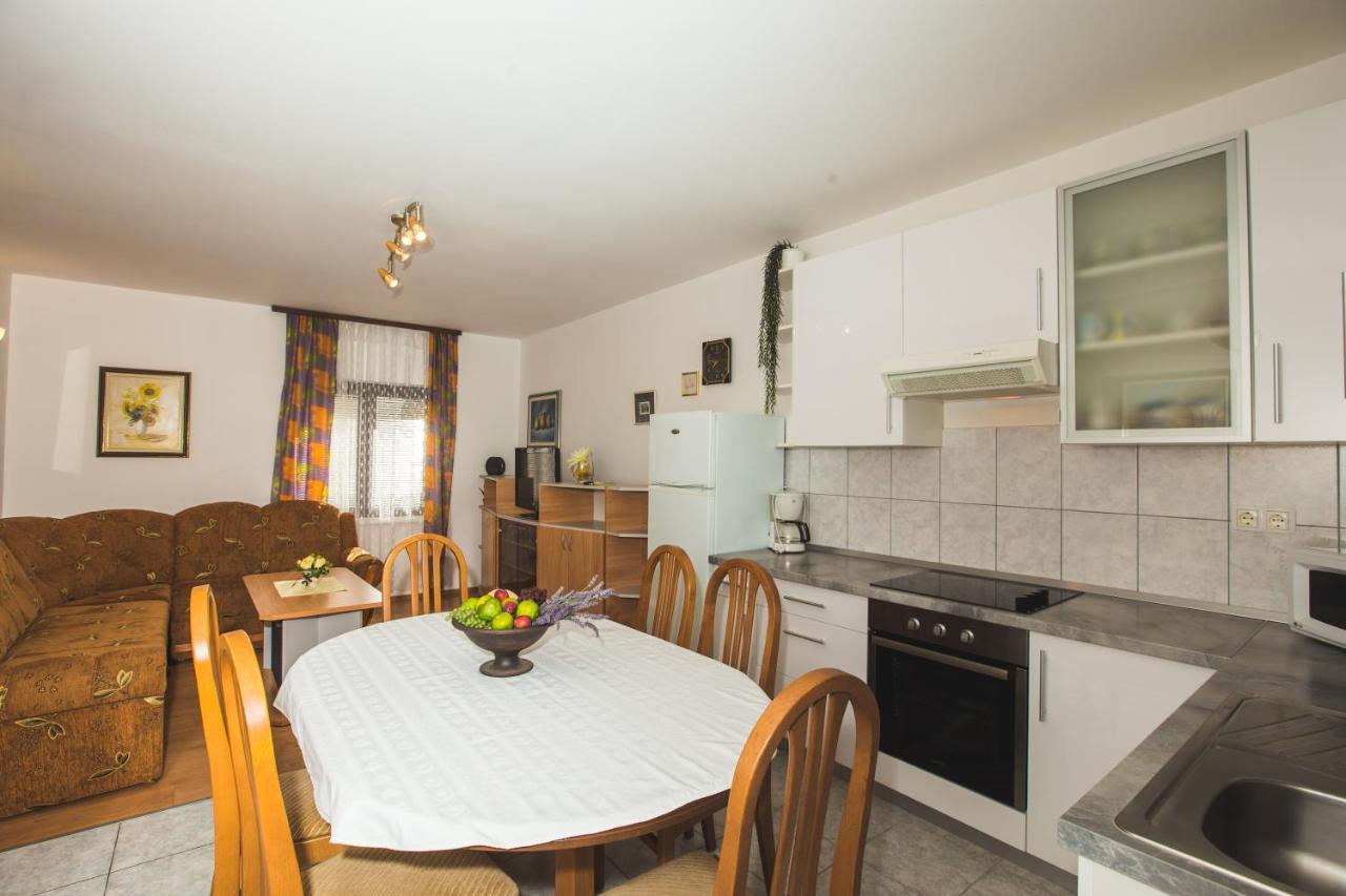 Apartmani Nada & Darko, Kampor, Rab, Hrvatska Exterior photo