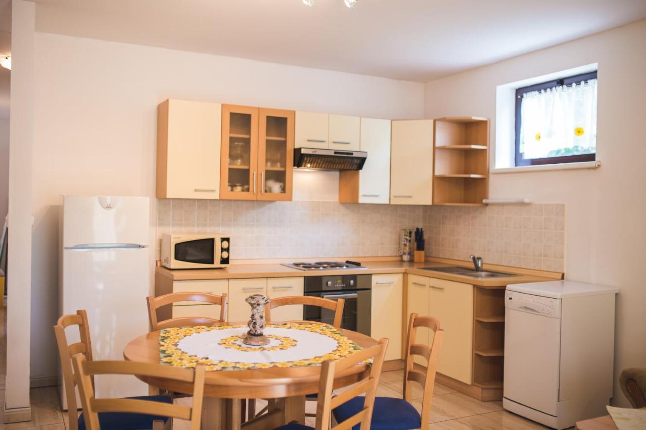 Apartmani Nada & Darko, Kampor, Rab, Hrvatska Exterior photo