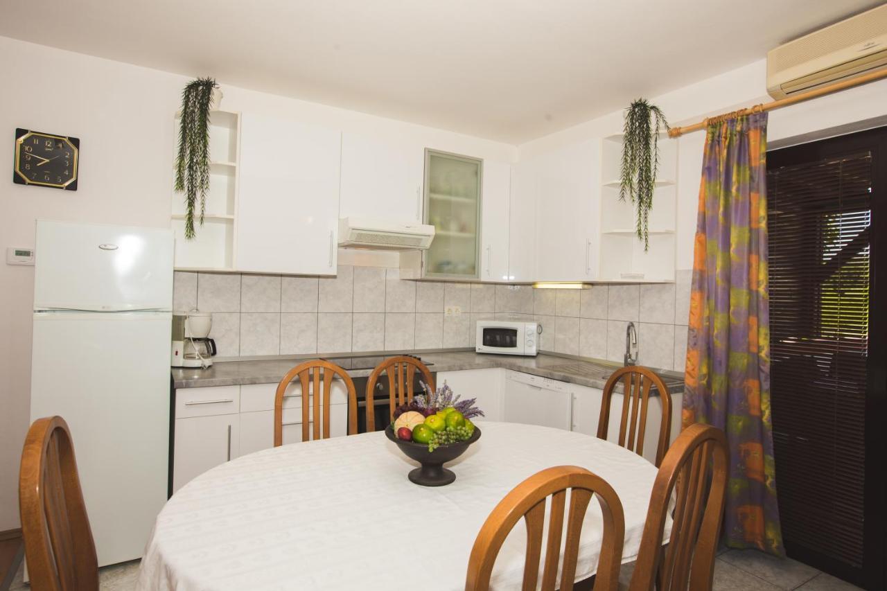 Apartmani Nada & Darko, Kampor, Rab, Hrvatska Exterior photo