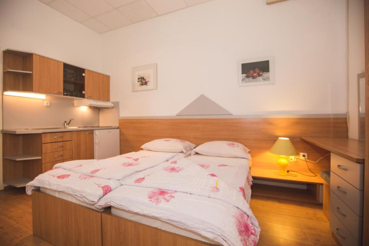 Apartmani Nada & Darko, Kampor, Rab, Hrvatska Exterior photo