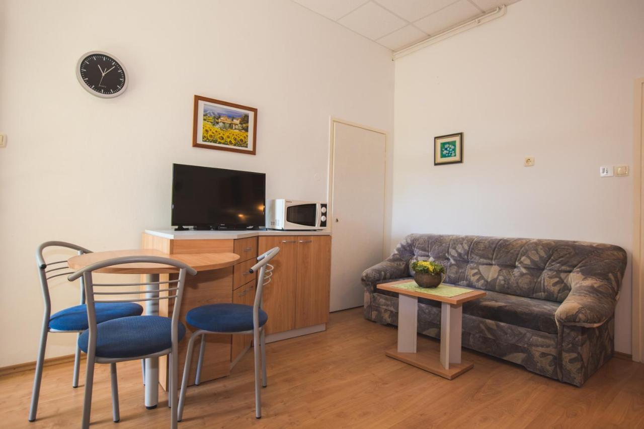Apartmani Nada & Darko, Kampor, Rab, Hrvatska Exterior photo