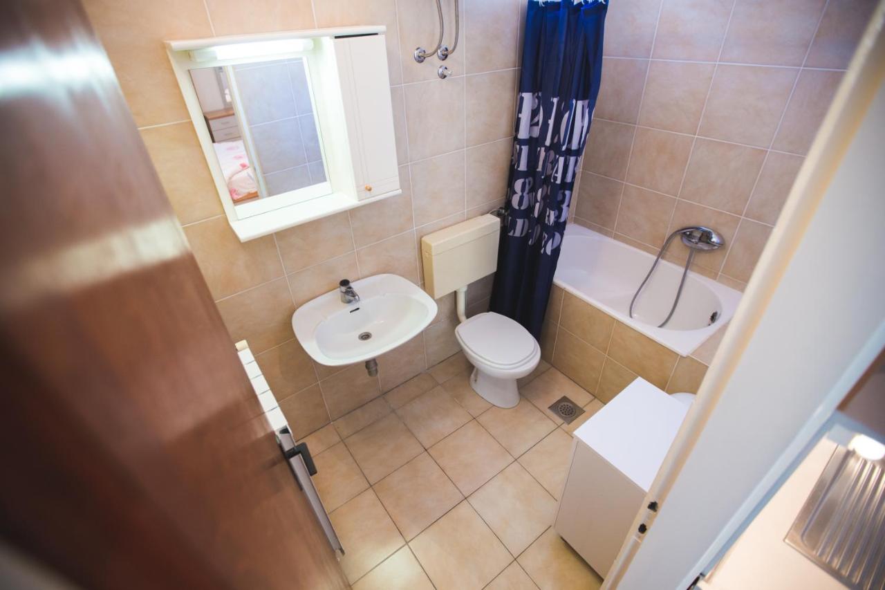 Apartmani Nada & Darko, Kampor, Rab, Hrvatska Exterior photo