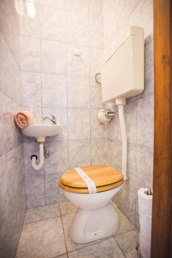Apartmani Nada & Darko, Kampor, Rab, Hrvatska Exterior photo